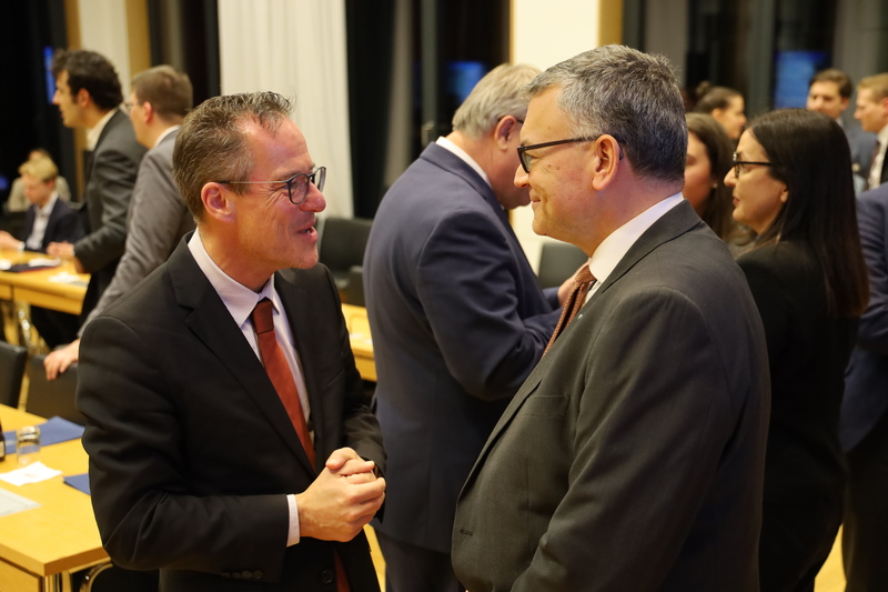 Gespr&auml;che am Rande der Veranstaltung. Foto: CSU-Fraktion