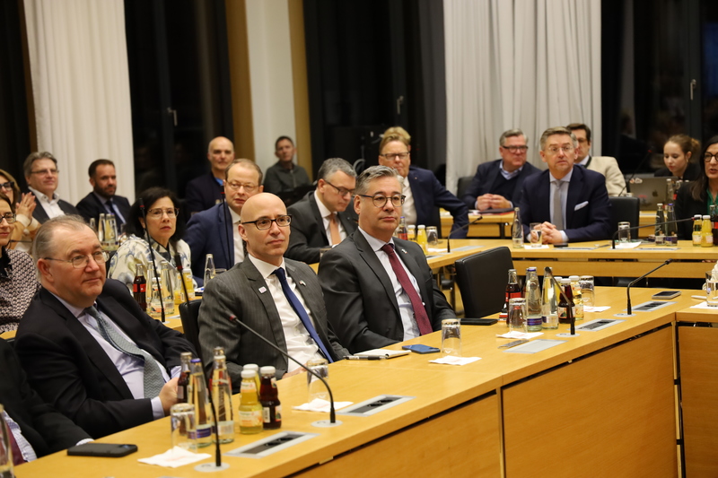 Der Generalkonsul der Vereinigten Staaten von Amerika, James Miller, war ebenfalls unter den G&auml;sten. Foto: CSU-Fraktion